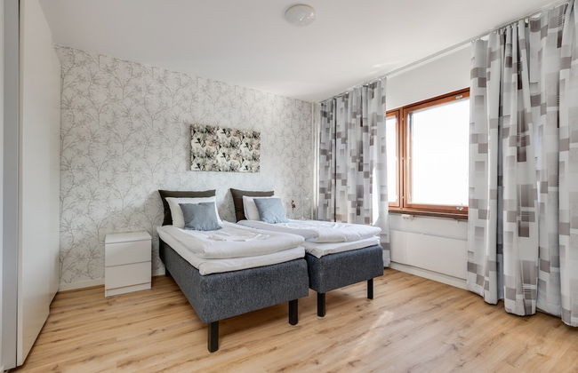 Santa's Holiday Homes - Photo 2