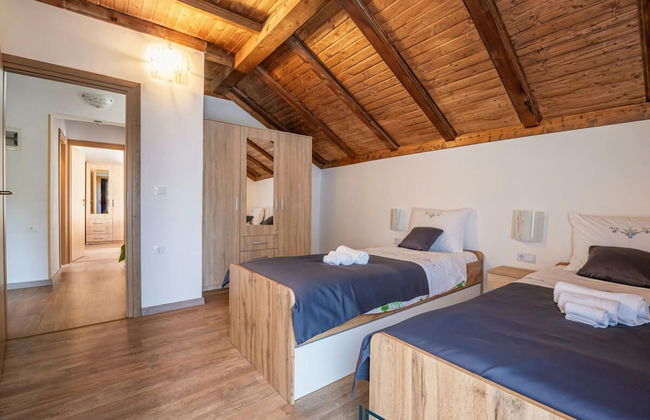 Berguitje met Binnenzwembad - Foto 7