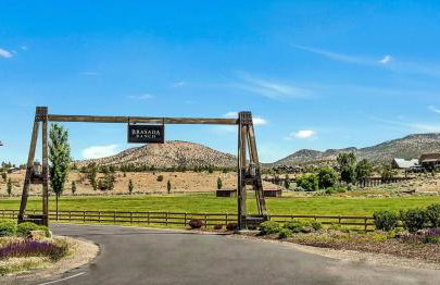 Brasada Getaway-> Privacy, Hot Tub & Theater Room! - Foto 40