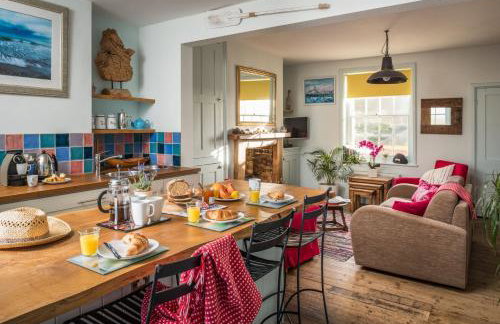 Coastguards Beach House - Photo 4