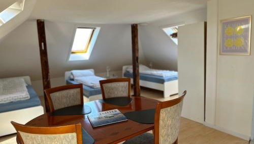 4-Bett Apartment im Zentrum - Nähe Restaurant & Waschsalon - WLAN, Parkplatz, Bad & mehr - Foto 3