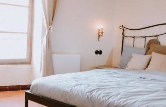 Unique historical home, middle of the village, bath & patio - Foto 18