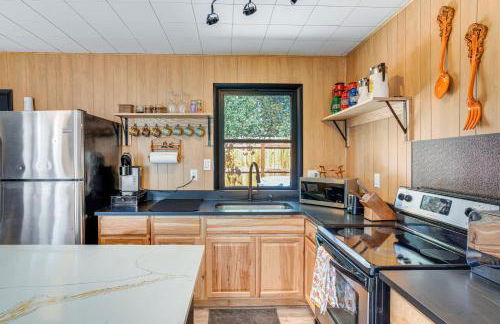 Patio and Hot Tub Cozy Cabin Retreat in Bailey! - Foto 7