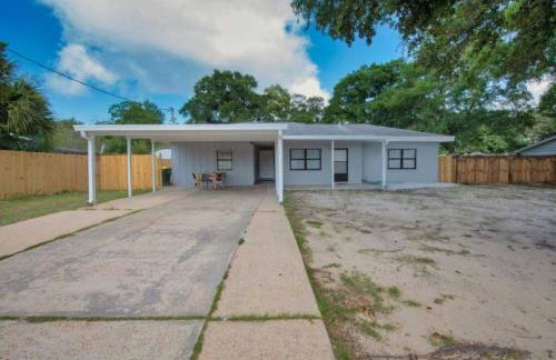 Spacious Home Minutes to the Beach - Foto 1