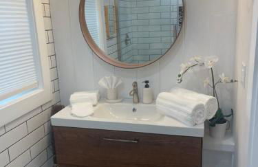 Shares Courtyard Luxury Apt - NEW! - Foto 16