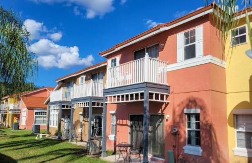 Family Getaway Townhome at Lake Berkley 15min to Disney - Foto 19