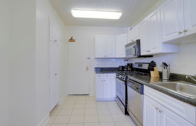 Spacious 2BR Apartment in Crystal City - Photo 13