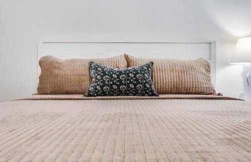 Brand New Designer Townhome in the Middle of Town - Foto 17