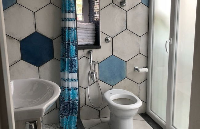 Room With Bathroom and Kitchen, With Independent Entrance - Foto 10