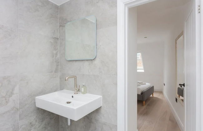 Contemporary 2 Bedroom House in Vibrant Shepherds Bush - Foto 17