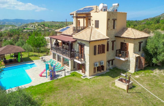 Villa River View in Peristerona - Foto 1