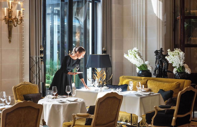 Four Seasons Hotel George V - Photo 80