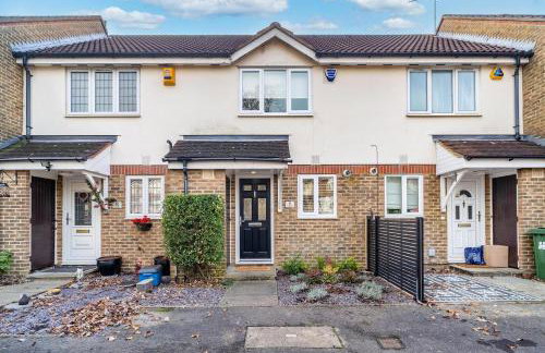 2 bedroom house with parking in Borehamwood - Foto 1
