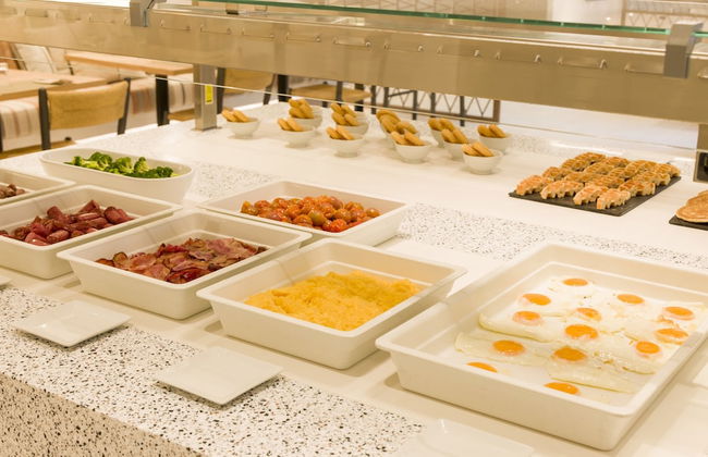 Hotel ILUNION Menorca - Photo 40