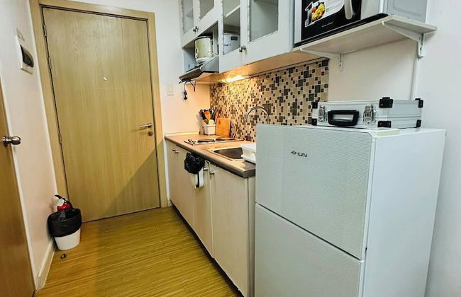 Taguig 1 Bedroom with Balcony Near Bgc - Photo 6