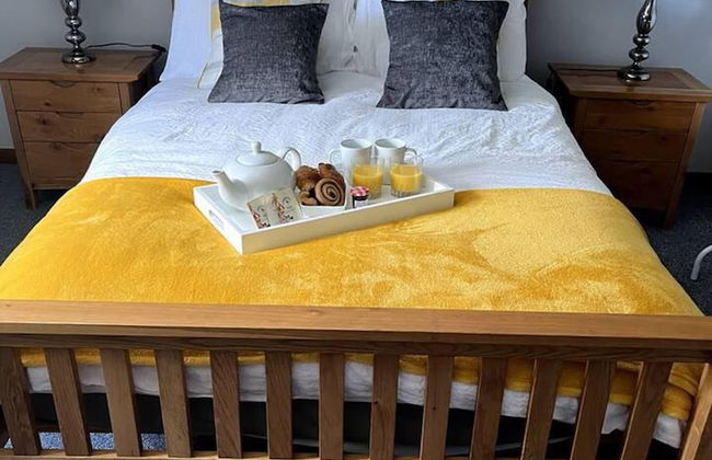 Immaculate 5 Bedroom House Outside Stornoway - Photo 2