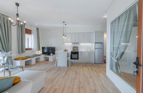 Paralio Astros Beachfront Suites - Photo 39