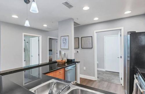 Luxury 1260sq ft 2 Bd 2BTH in DT - Foto 28