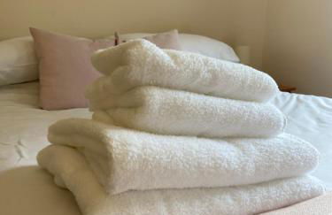 Two Bedroom Bungalow No2 - Secure Gated Parking - Foto 11