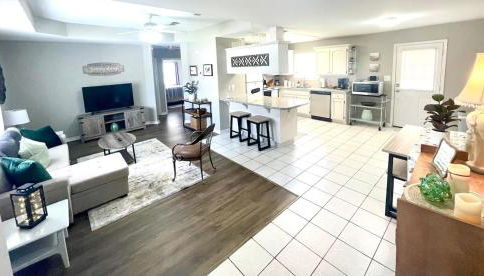 Peaceful Haven 2BR 1BA in Quiet Neighborhood - Foto 3