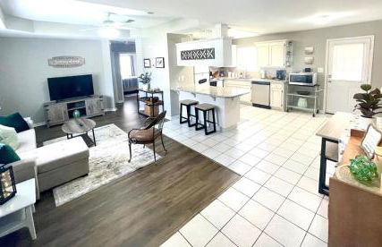 Peaceful Haven 2BR 1BA in Quiet Neighborhood - Foto 3