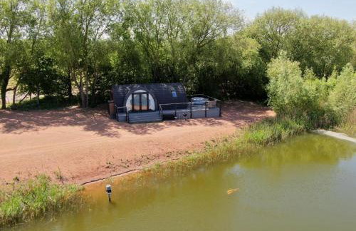 Stonelake Lodges - Willow Walk luxury lakeside lodge with hot tub - Foto 6