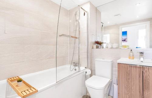 Charming Stay with a Balcony in Bow - Pass the Keys - Photo 23