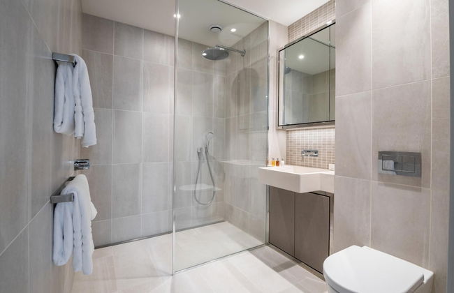 Stylish Studio Apartment With River Views in London s Bustling Docklands - Foto 20