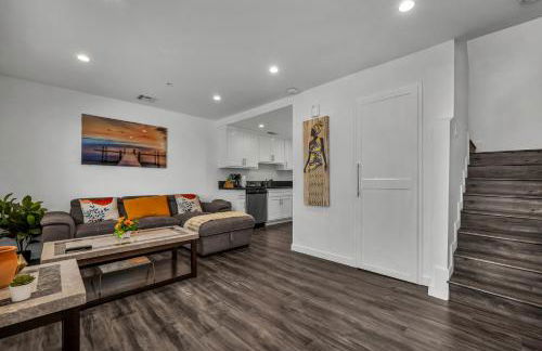 Modern 2 Levels One-Bedroom Retreat in central Location in Hollywood - Foto 1