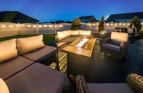 Spacious Country Farmhouse Retreat, Sleeps 16, Pool, Movie Room - Foto 12