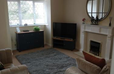 Sunningdale homely detached family,contractor 3 bed house with Parking - Foto 1