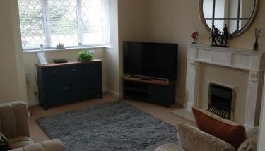 Sunningdale homely detached family,contractor 3 bed house with Parking - Foto 1