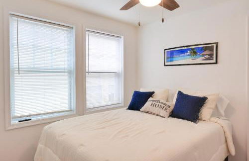 Walk to Downtown and Beach Ocean Grove Apartment! - Foto 5