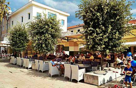 Malik's place - Photo 11