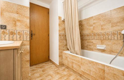 Chaleureux appartement au pied des pistes avec parking et animaux admis - FR-1-505-65 - Photo 11