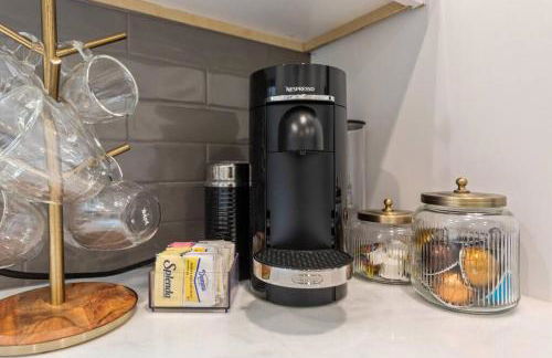 Teche House KING Bed Luxury Getaway Fast WiFi - Foto 24