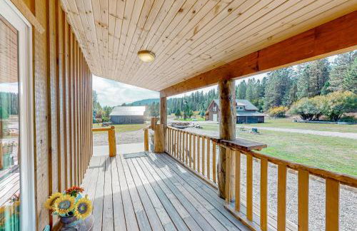 Rustic Cabin with Decks and Hot Tub in Garden Valley! - Foto 23
