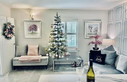 Cotswold Chic Retreats "Cloud Nine" Central Chipping Campden-Parking-Garden - Photo 28