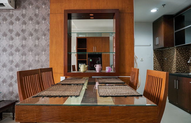 Elegant 2BR Apartment with Working Room The Lavande Residences - Foto 16