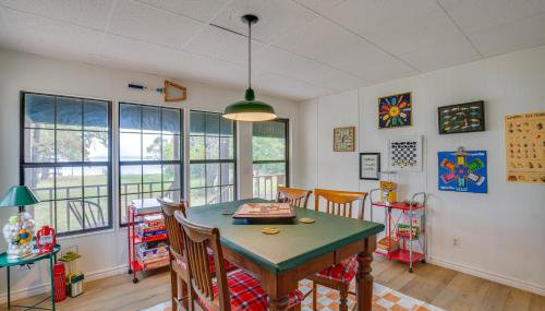 Lakefront Frankston Cabin with Dock and Fire Pit! - Foto 3