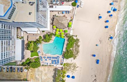 Relaxing Beach Escape - Oceanfront Pool and Tiki - Foto 6