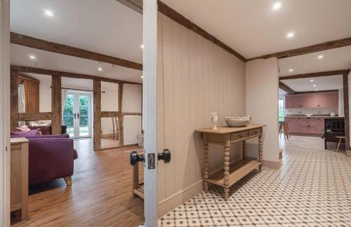 Luxury country oak beamed peaceful retreat - Photo 19