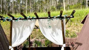 Chalé Romântico Salesópolis - banheira de hidromassagem e condomínio resort - Foto 1, Garden, Garden view