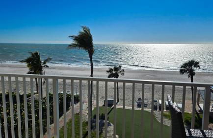 Sunset and Beach view apartment 402 - Photo 1