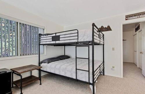 Cascade Cabin Mountain Getaway with Private Beach - Foto 31