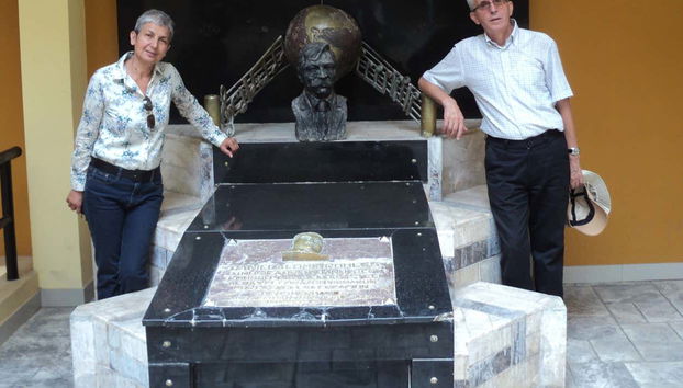 Mausoleum of Daniel Alomía Robles