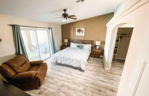 PRIVATE VIEW ON THE LAKE SIDE OF 95! Sleeps 16 - Foto 17