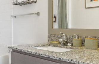 Reynoldstown Lux 2BR, Rooftop Deck, Near Beltline & Downtown, Free Parking - Foto 38