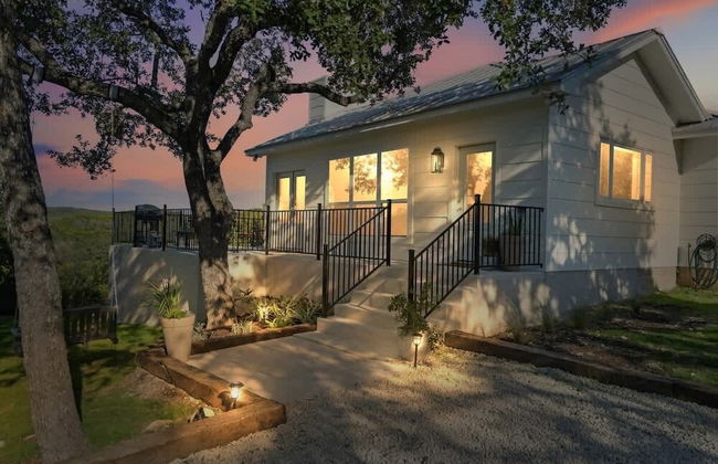 Gorgeous Home With Hot Tub 5min From the River - Foto 35