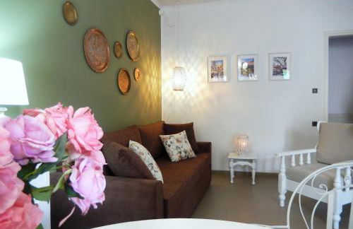 Portico Cozy Home - Photo 15